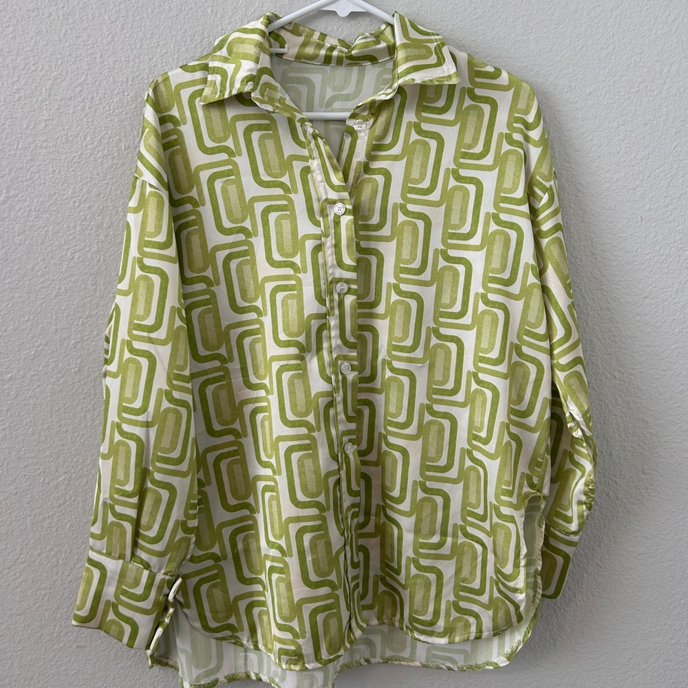 Green and White Patterned Button-Up Shirt